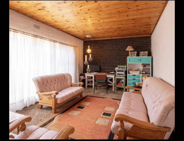 5 BEDROOM HOUSE SOLD IN MEYERTON CENTRAL